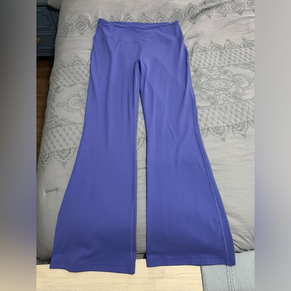 Size 14 Purple Lululemon Flare Yoga Pants - Picture 1 of 4